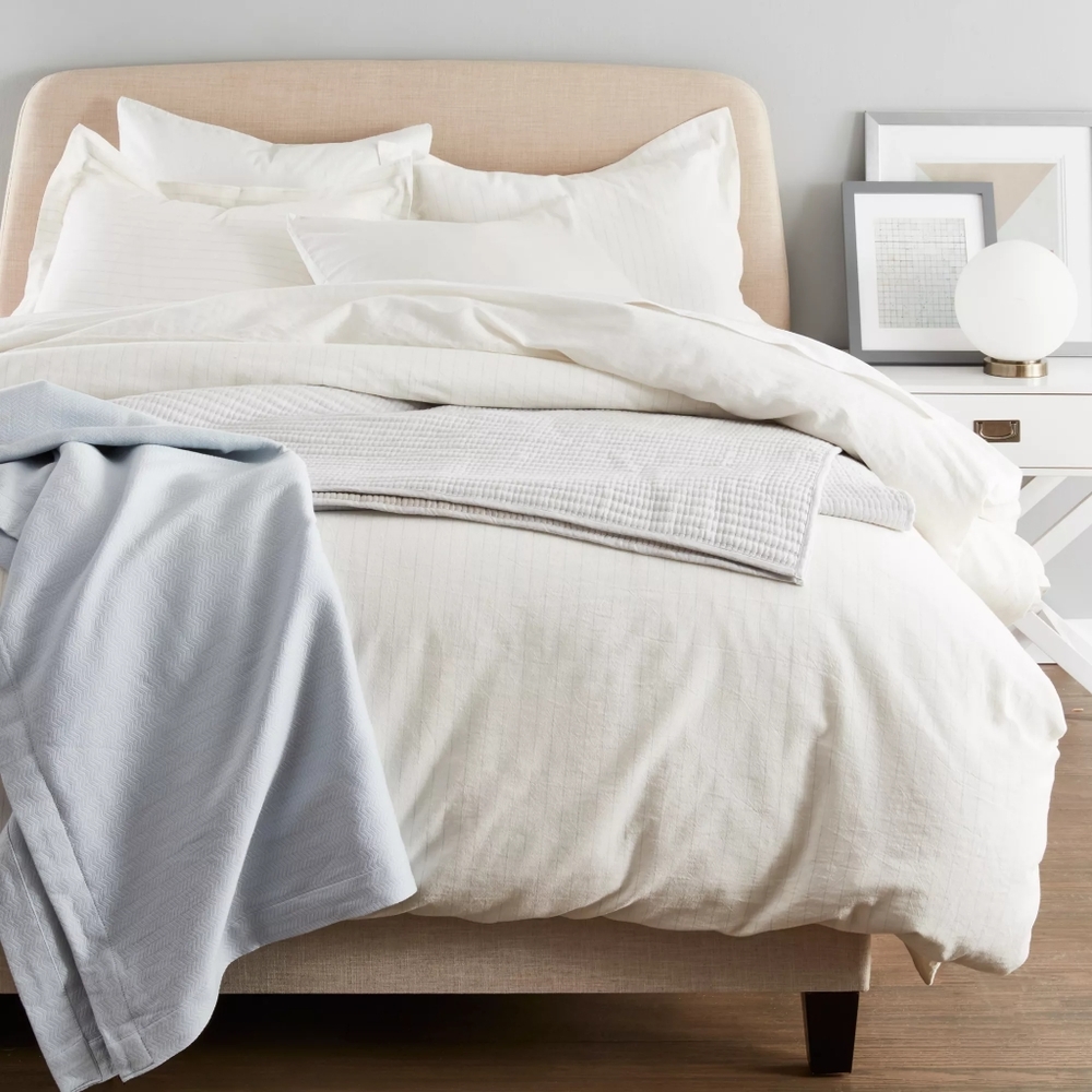 Nestwell™ Pinstripe Cotton Linen 3-Piece King Duvet Cover Set in White/Blue